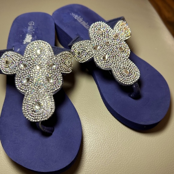 Olivia Miller Rhinestone Wedge Thong Sandal are Size 7 and in EUC - Picture 3 of 6